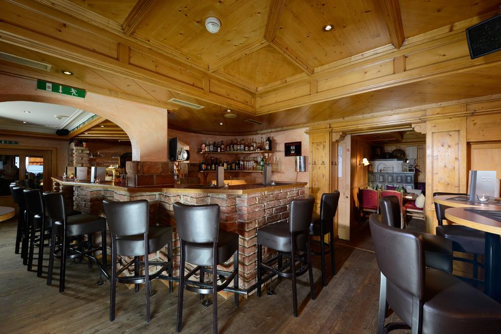 Alpenresidenz Ballunspitze - Kinderhotel Galtür エクステリア 写真