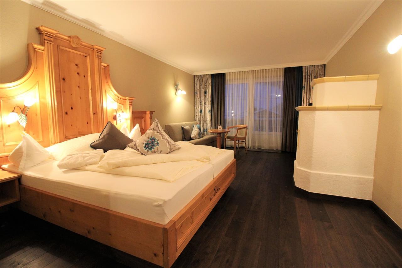 Alpenresidenz Ballunspitze - Kinderhotel Galtür エクステリア 写真
