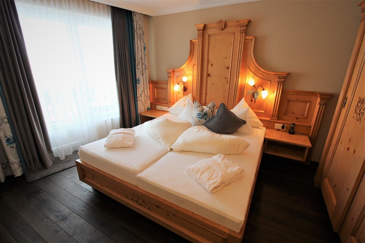 Alpenresidenz Ballunspitze - Kinderhotel Galtür エクステリア 写真
